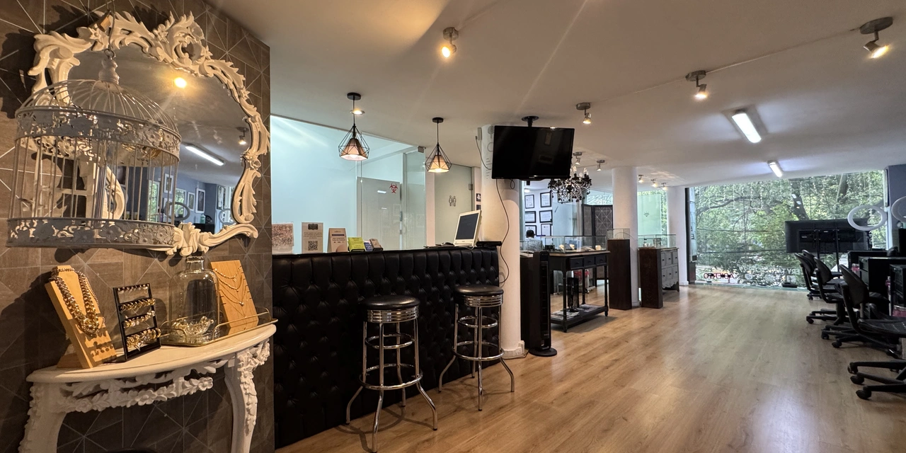 Gallery Tattoo & Piercing 1999