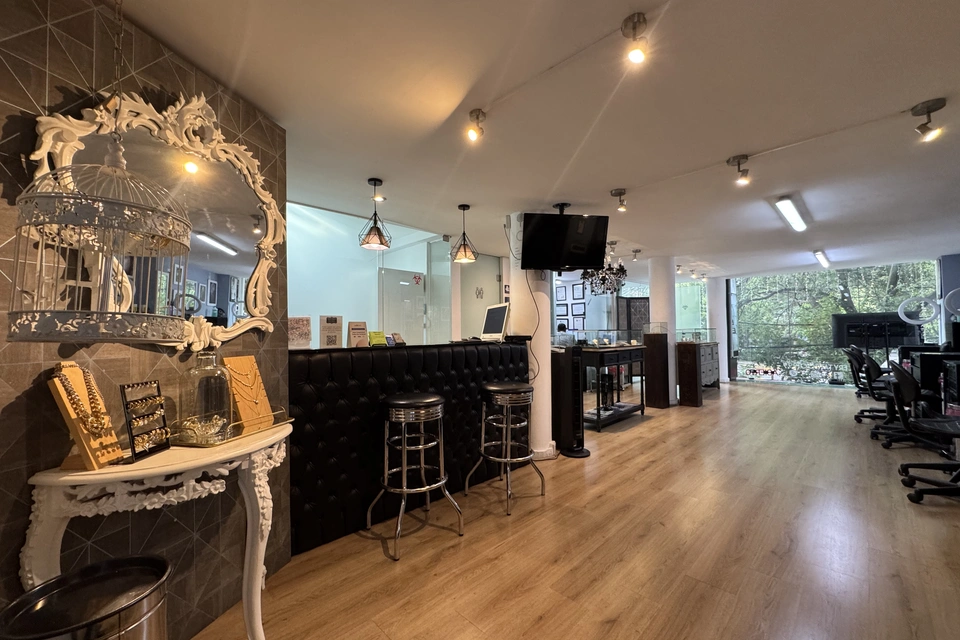 Gallery Tattoo & Piercing 1999