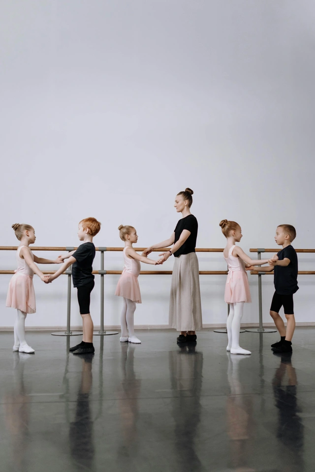 Junior Ballet | Ages 6–8